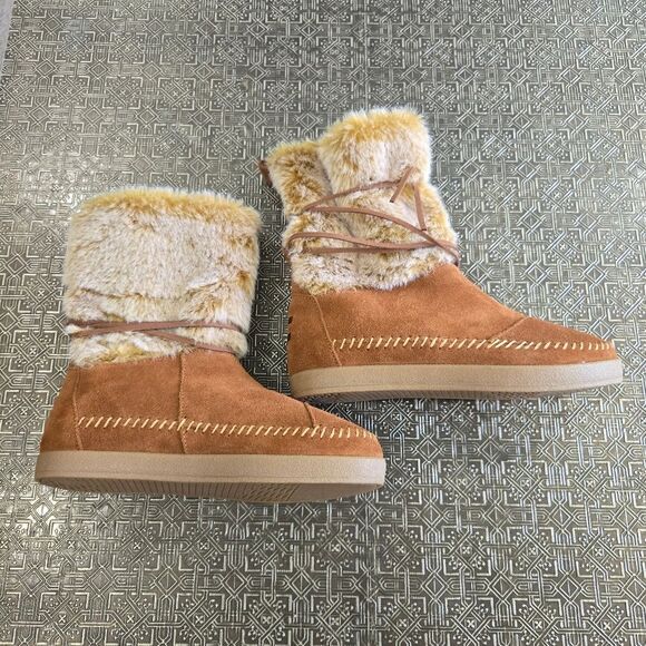 🐢 Toms Nepal Sherpa Snow Boot. SIZE 7. NWOT - Picture 1 of 12